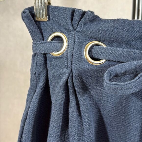 &Merci Linen Blend Tie Front Shorts With Silver Grommets Size Medium - Picture 3 of 6